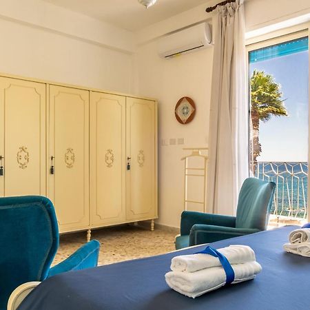 Brezza Di Mare Lägenhet Giardini Naxos Exteriör bild